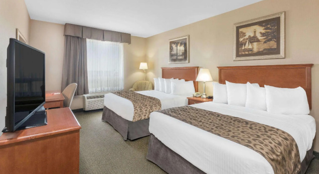 Четырёхместный номер Standard Ramada by Wyndham Clairmont/Grande Prairie