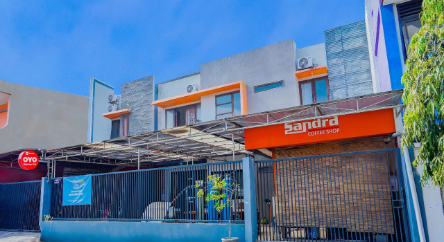 OYO Flagship 90524 Holistay Surabaya