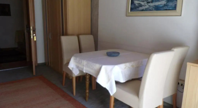 Landhaus Krinnenspitze, Rezervovat Rekreační dům Hotely v Tyrolsko se snídaní, Snídaně