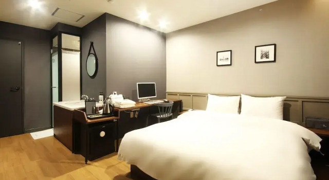 Changwon Myeongseo-dong No. 25 Hotel Convention Branch