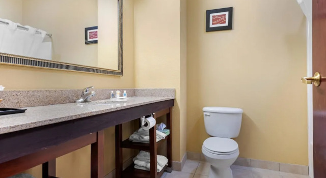 Люкс Deluxe Comfort Suites Findlay I-75 near Sports Complex