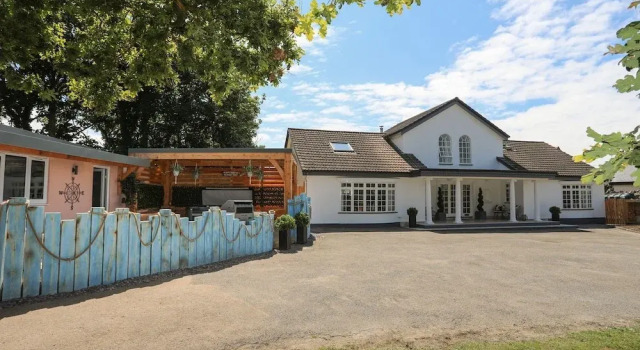 Y Goedwig, Buchen Sie Ferienhaus Llanfaelog Anglesey
