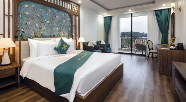 Двухместный номер Premier с балконом Dalat Prince Hotel