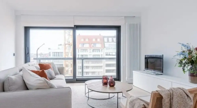 Renovated Apartment With sea View and Parking