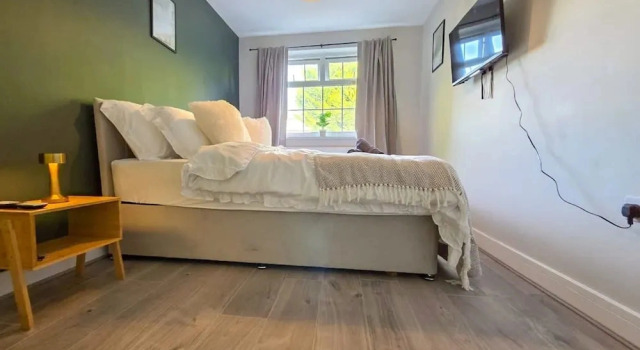 Perfect Booking 2 Bed Home in Merthyr Tydfil, Book Feriehus Merthyr Tydfil 