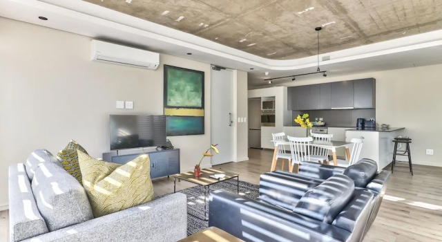 Luxury 2 Bedroom With Balcony