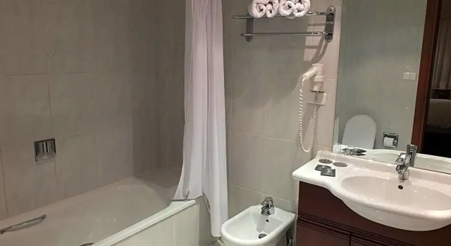 Полулюкс Plaza Hotel Beirut