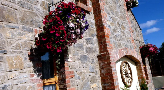 New Overlander Restaurant & Accommodation, Book Pension Penally Glamorgan