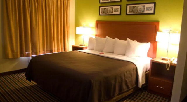 Номер Standard AmericInn by Wyndham Urbana Champaign University Area