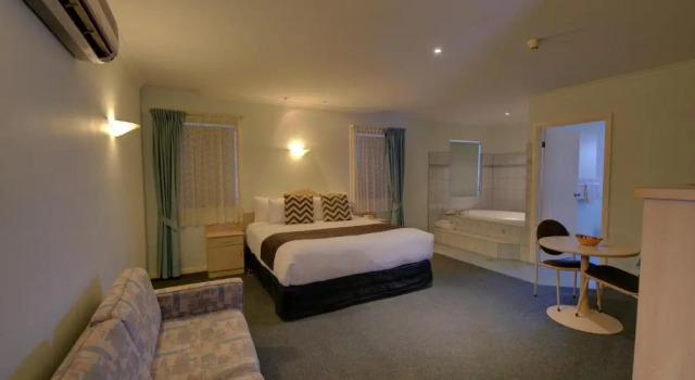 Двухместный люкс Charles Rasp Motor Inn & Cottages