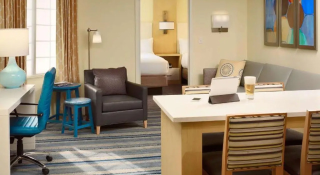 Шестиместный номер Standard с 2 комнатами Sonesta ES Suites Auburn Hills Detroit