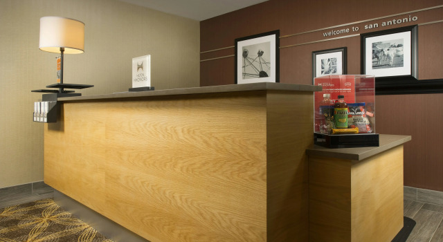 Hampton Inn & Suites San Antonio Northwest/Medical Center, Varaa Hotelli Hotellit Bexar County aamiaisella, Aamiainen