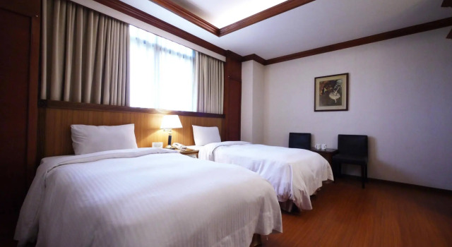 Emperor Hotel, Забронировать Отель СПА-отели Гаосюн, рядом с Yuansu Yujhu Shopping Area, SPA-услуги