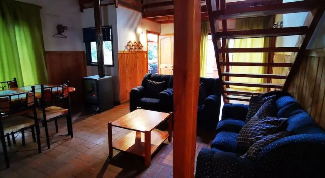 Cabaña Pudomo en Coñaripe con Hot-tub Exclusivo, Varaa Lomakoti Hotellit Araucanía pysäköinnillä, Pysäköinti