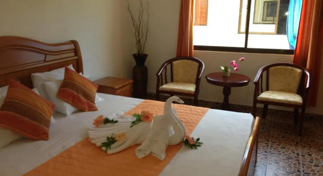 Апартаменты c 1 комнатой с балконом и с красивым видом из окна Orchid Self Catering Apartment