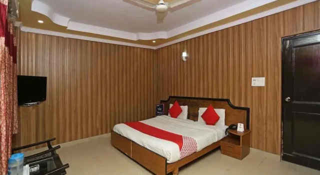 Hotel Leisure Palace, Rezervovat Hotel Rišikéš Uttarakhand