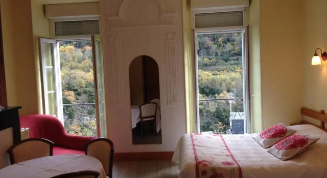 Четырёхместный номер Standard Hôtel Panoramic et des Bains