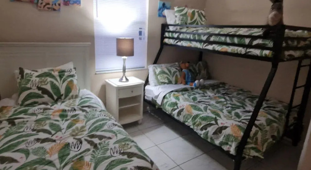 4 bed 3 bath Beautiful family villa, Забронировать Вилла Отели Lakeland - Winter Haven с парковкой, Парковка