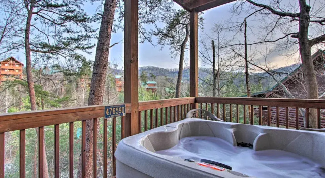 Коттедж Pigeon Forge Cabin w/ Hot Tub & Mountain Views!