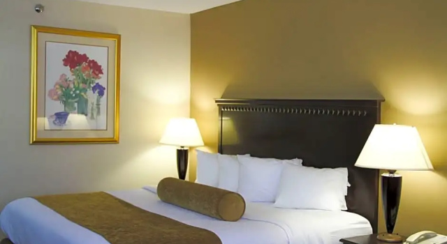 Двухместный номер Standard Quality Inn & Suites Syracuse - Carrier Circle