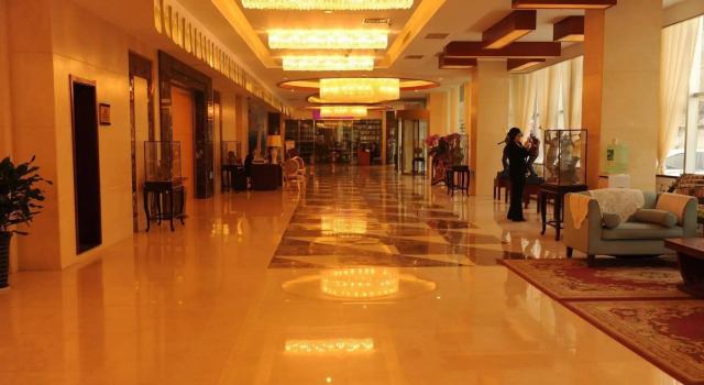 Rezen Qingjie Hotel (Jining New Stadium Branch), Забронировать Отель Бизнес-отели Шаньдун, 4* 5*