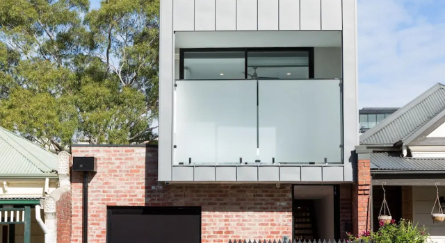 LOLA Sophisticated 3 Level Stunner with Private Rooftop, Забронировать Отель Коллингвуд Мельбурн