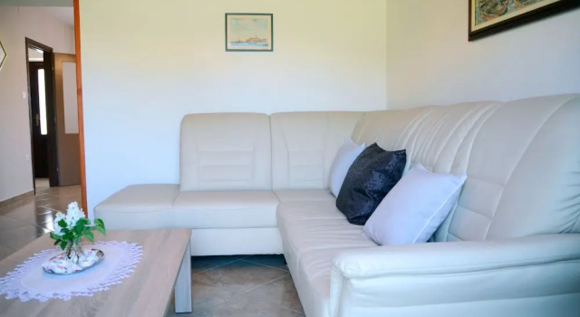 Holiday Home Marana, Rezerwuj Hotel Hotele w Pilkovici z parkingiem, Parking