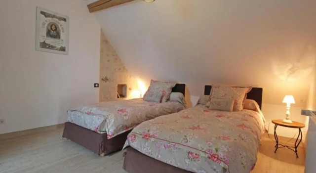 Gîte Coulonges-sur-Sarthe, 7 pièces, 13 personnes - FR-1-497-118, Reservar Hotel Hotéis de 3 estrelas em Normandy, 3*