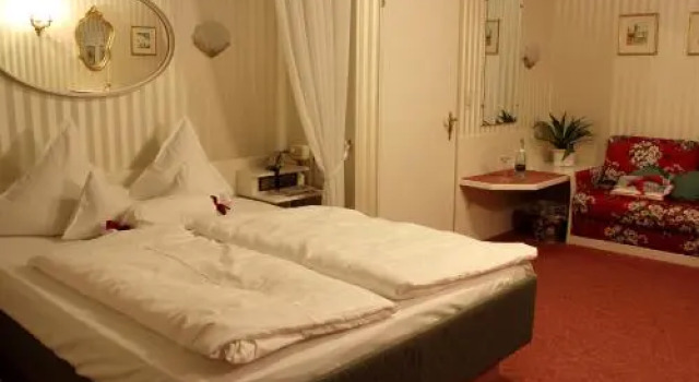 Hotel-Restaurant Lindenhof, Boek Hotel Hotels in Odenwald met parkeren, Parkeren