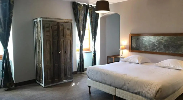Полулюкс Logis Hôtel Château De Palaja
