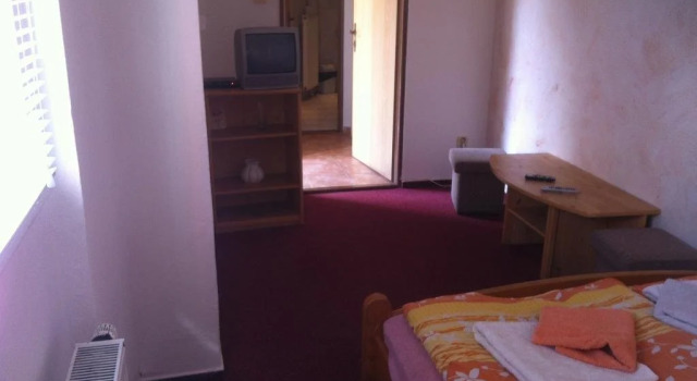 Hotel U Císaře, Book Hotel Mirošovice 