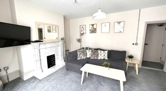 Oxford Street Grand Apartment