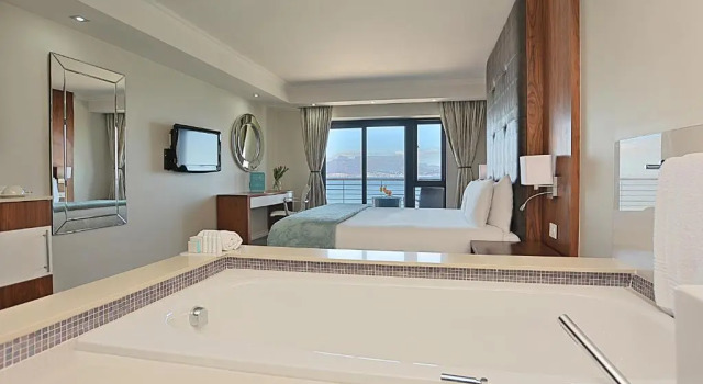 Номер Standard с балконом Blaauwberg Beach Hotel
