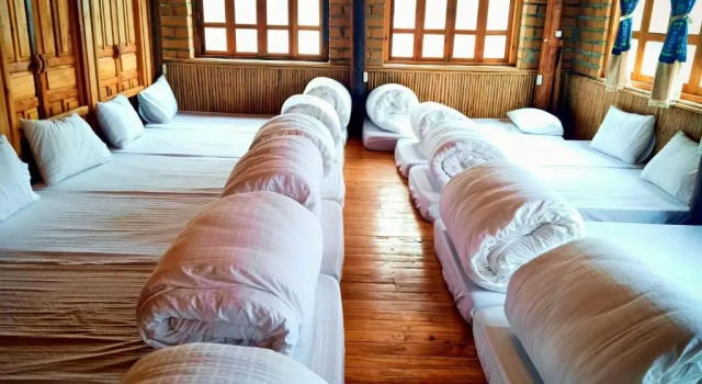 Кровать в общем номере homestay bongbang
