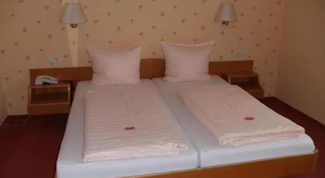 Номер Standard Hotel Restaurant Weisbrod