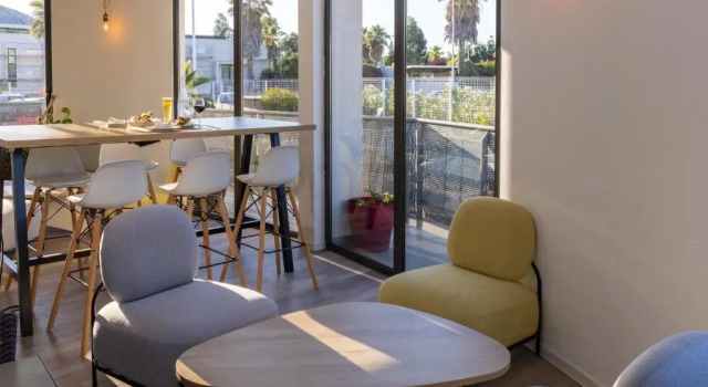 Трёхместный номер Superior The Originals City, Hôtel Les Dômes, Perpignan Sud Saleilles