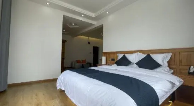 Люкс Rulian Chinese Inn Homestay (Dukezong Ancient City)