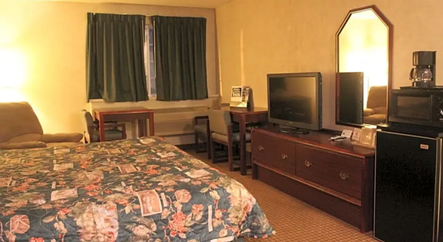 Двухместный люкс Garden City Inn