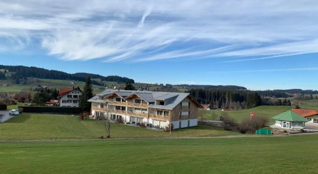Апартаменты Superior Chalet Alpenrose 134qm am Golfplatz Oberstaufen