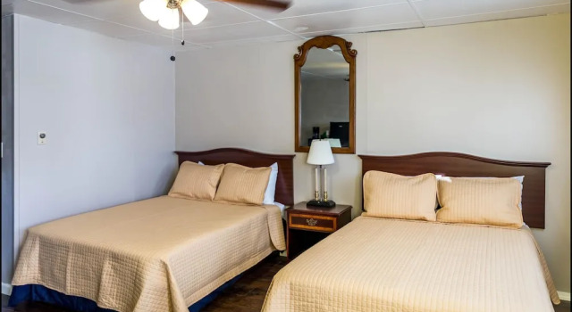 Marina Inn, Забронировать Отель Отели Table Rock Lake с парковкой, Парковка