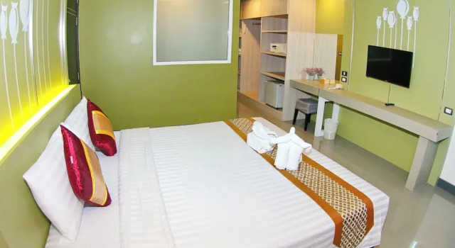 Двухместный номер Standard с балконом и с видом на сад Arthitaya Green Nature Hotel & Lakkhana Poolside Resort