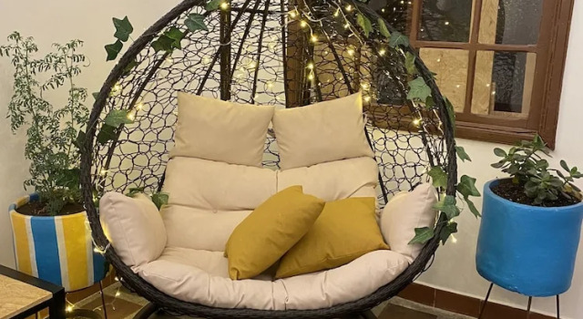 Кровать в общем номере banana hostel
