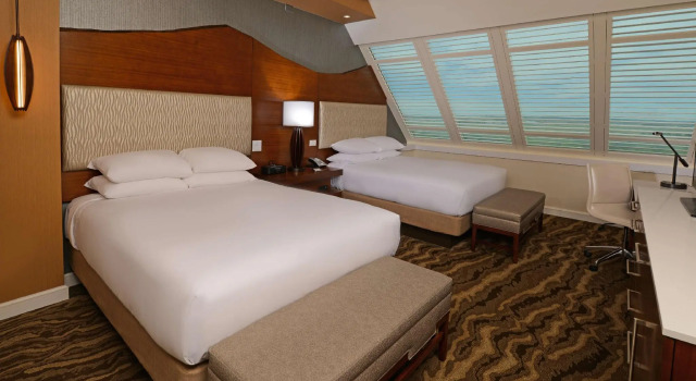 Четырёхместный номер Executive The Inverness Denver, a Hilton Golf & Spa Resort
