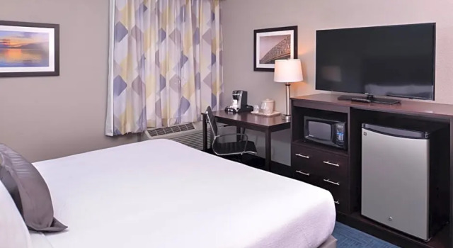Двухместный номер Standard с видом на бассейн Best Western St. Clairsville Inn & Suites