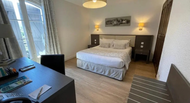 Двухместный номер Superior с балконом Hôtel & Restaurant Les 3 Barbus