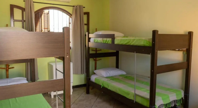 Кровать в общем номере Beach Hostel & Suites, Cabo Frio
