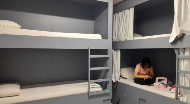 Кровать в общем номере Kasa Hostel Karaokê