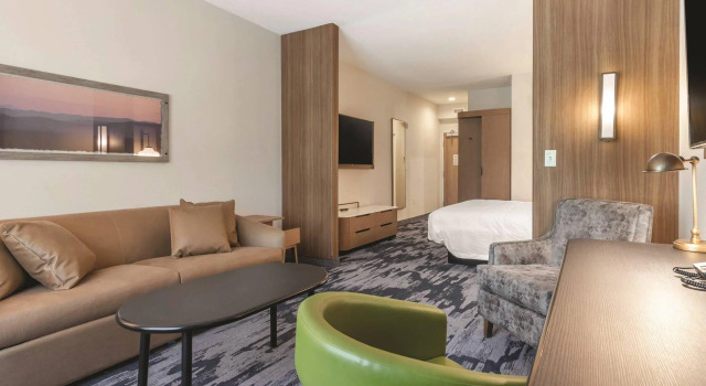 Люкс Fairfield Inn & Suites by Marriott Kansas City Shawnee