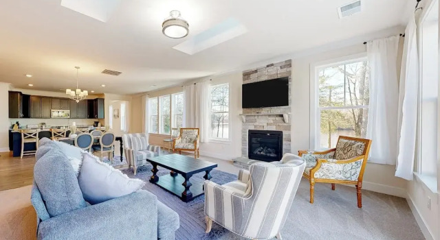 3BR Riverfront Home w/ Kayaks & Game Room, Забронировать Дом для отпуска Коттеджи Philadelphia Metropolitan Area, Коттедж