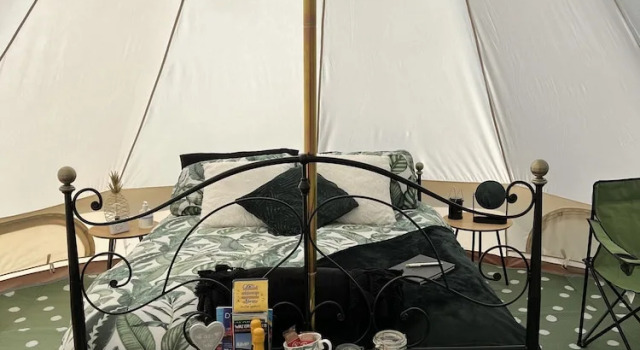 Номер Standard Crooked Oaks Bell Tent Glamping in North Devon